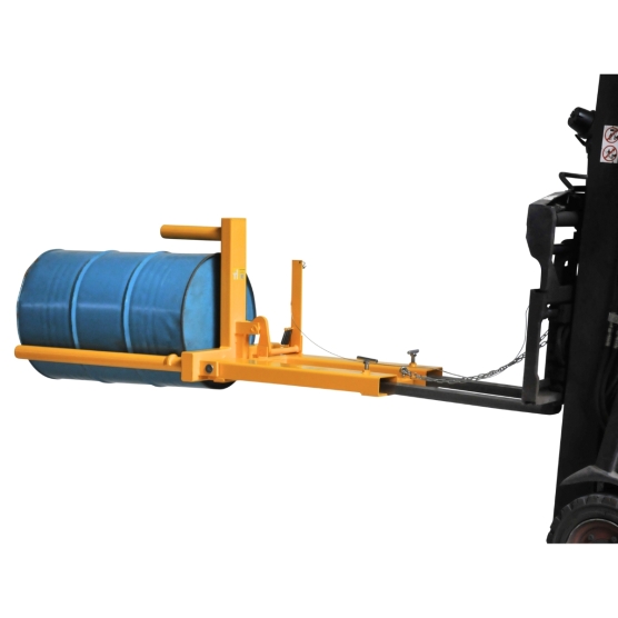 Vista de 3/4 del Manipulador de bidones para carretilla elevadora 400kg con bidon Vista de 3/4 del Manipulador de bidones para carretilla elevadora 400kg con bidon