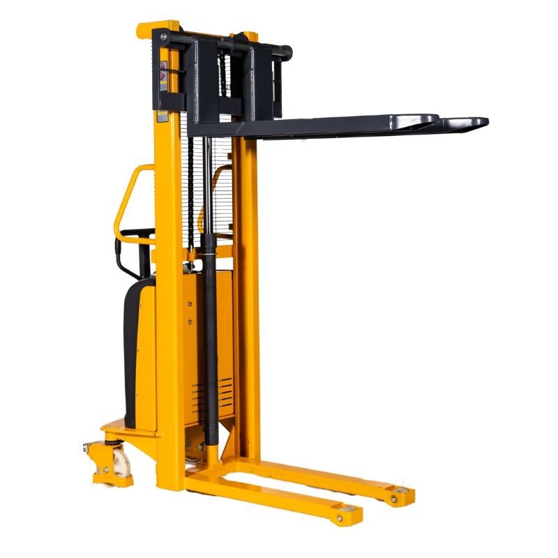 Vista 3/4 Apilador Semi Eléctrico 2000Kg - Elevación 1600mm horquillas altas