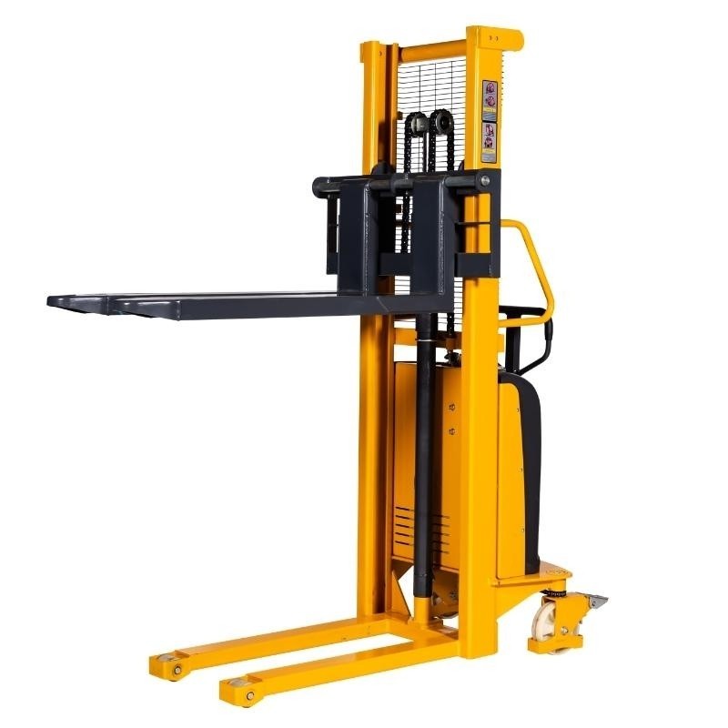Vista 3/4 del Apilador Semi Eléctrico 1000Kg - Elevación 1600mm horquillas elevación media-alta